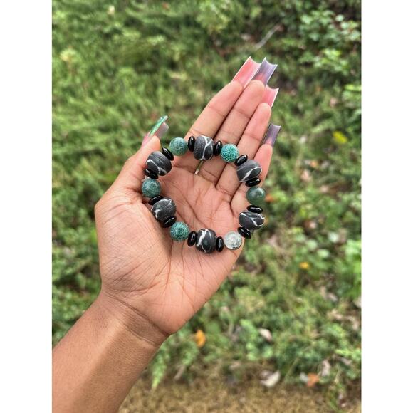 Beautiful random assortment of Handmade African bracelets- Glass, clay, charcoal - Picture 2 of 6